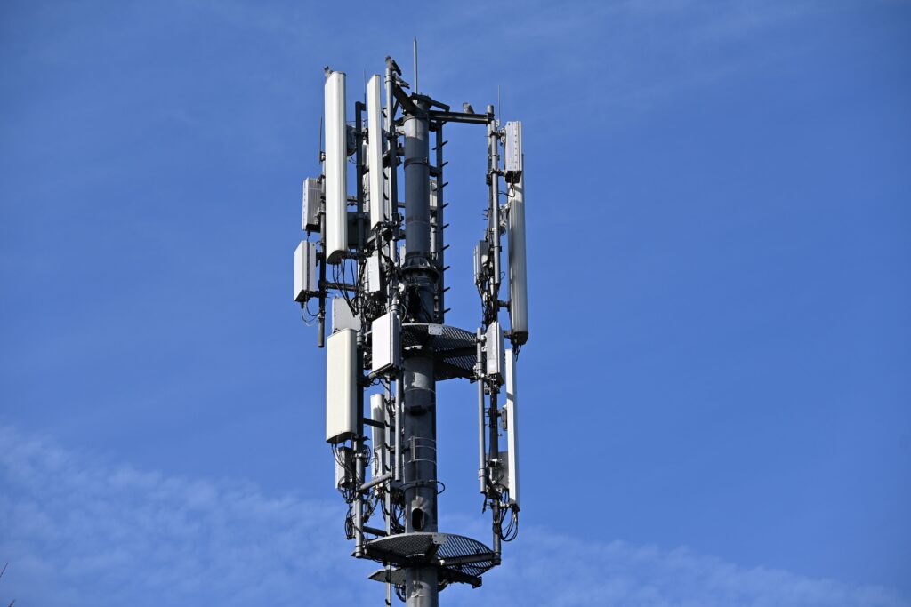 Comment les copropriétés en France peuvent financer des travaux grâce au bail de leur pylône télécom